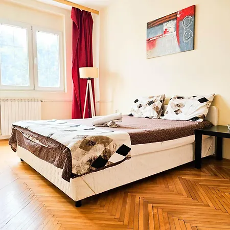 Urban Nest Main Square Appartement *